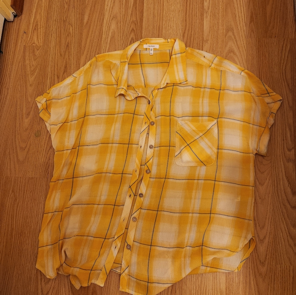 Maurices xxlarge yellow plaid short sleeve blouse